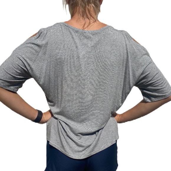 Project Social T cold shoulder tee black white stripe Small - Picture 6 of 16